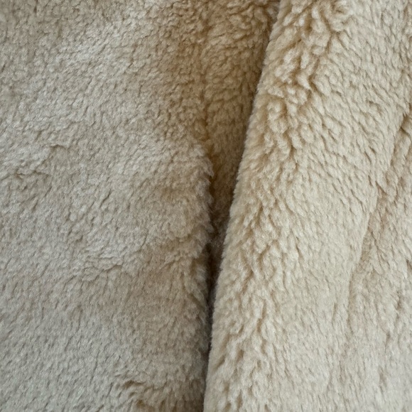 NWT size L ABERCROMBIE cropped Teddy jacket - Picture 5 of 5